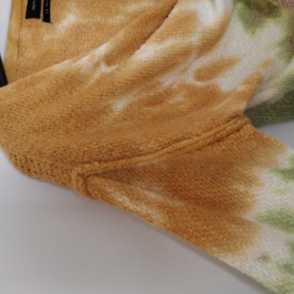 Urban Outfitters Yellow Green tie dyed cropped sweater size Large - Picture 6 of 11